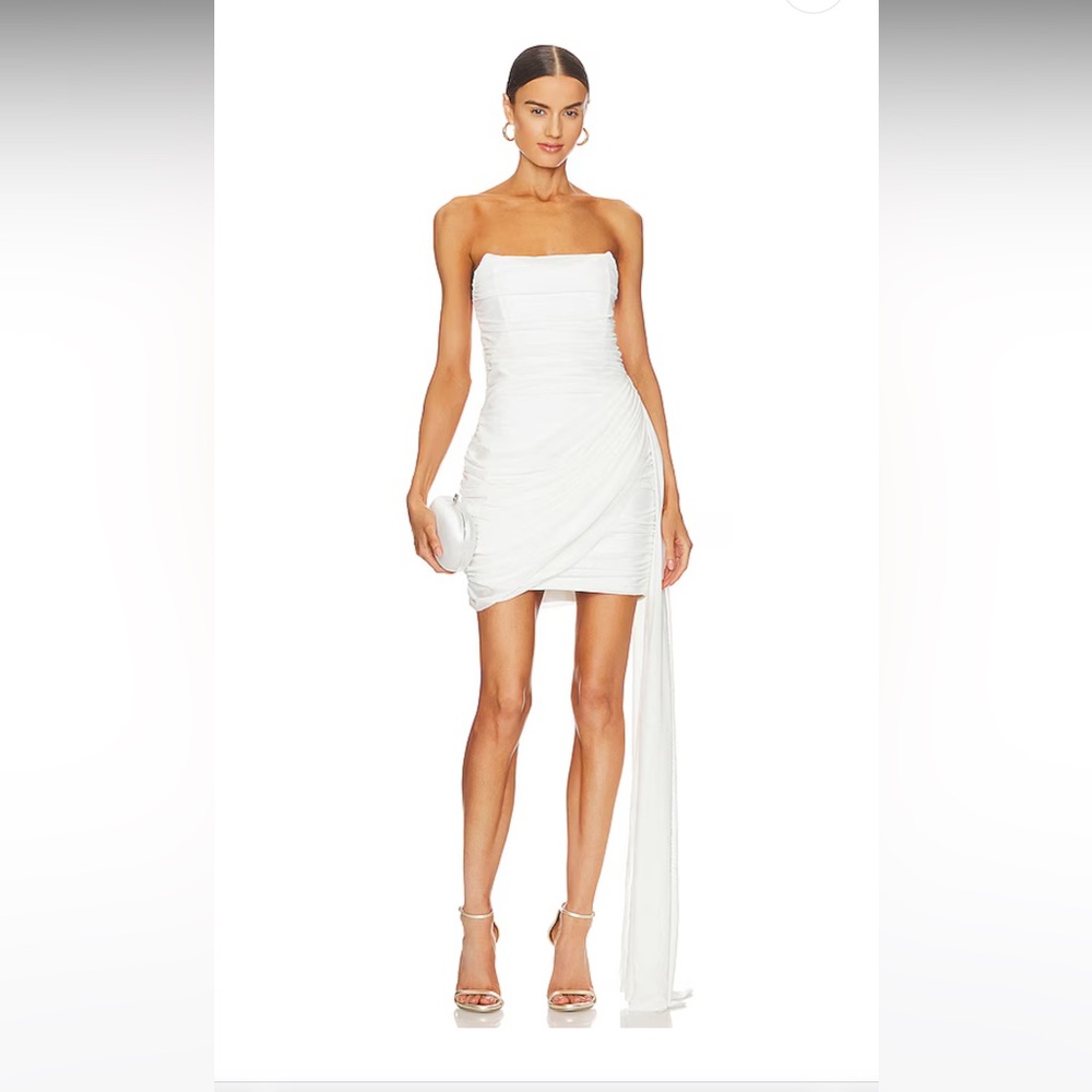 Elliatt White Strapless Dress